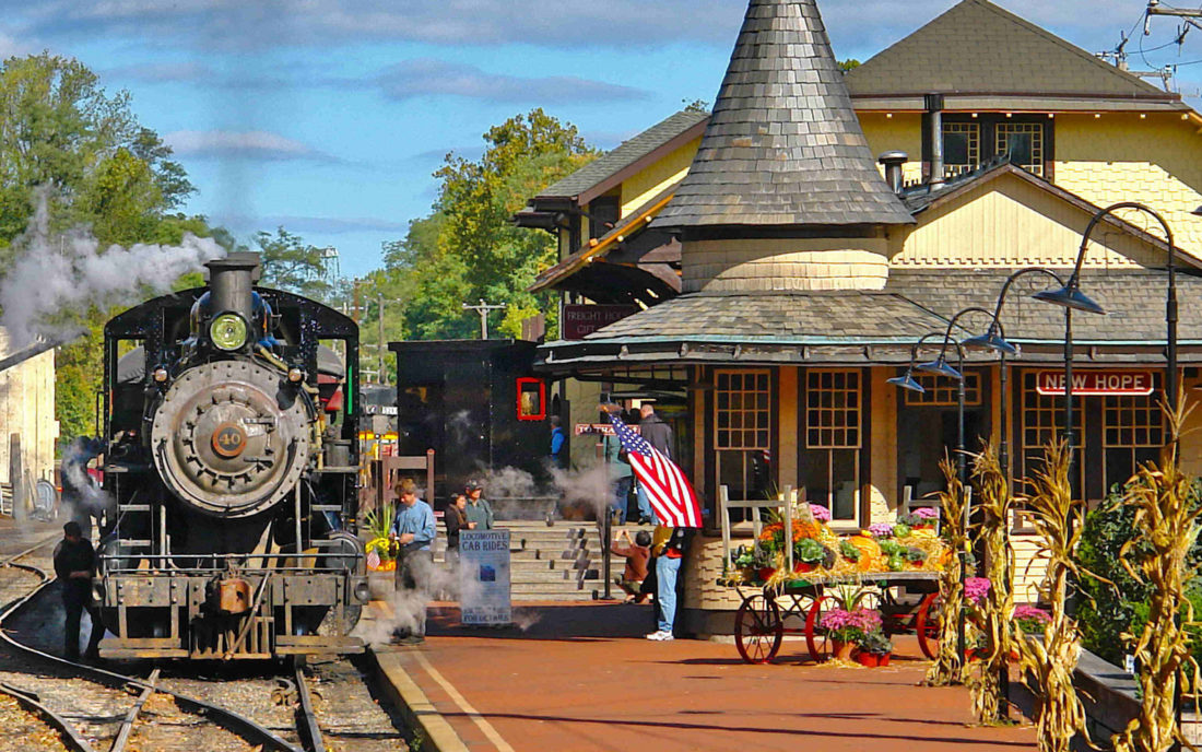 Top 10 Super Cool Towns In America For The Scariest Halloween