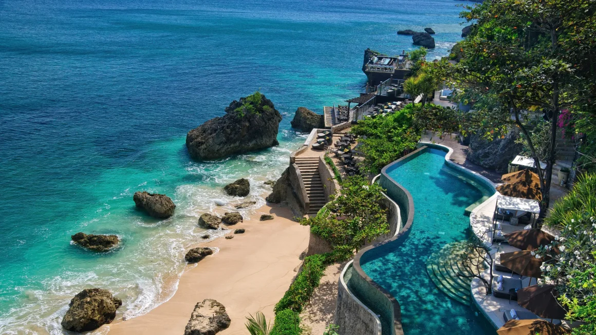 Top 10 Luxury Resorts in Bali for a Dreamy Honeymoon Getaway